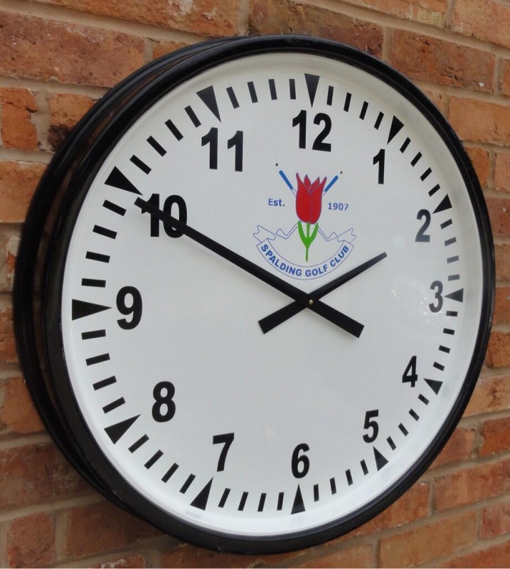 Clocks Internal / External Round Cased