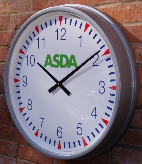 Clocks Internal / External Round Cased
